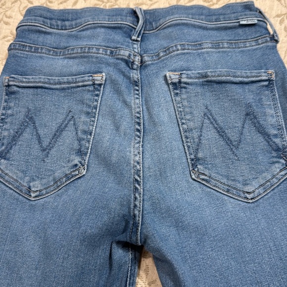 Mother jeans Mid Rise Dazzler ankle fray. Size 31 stretches -runs like 29-31 - Picture 1 of 5